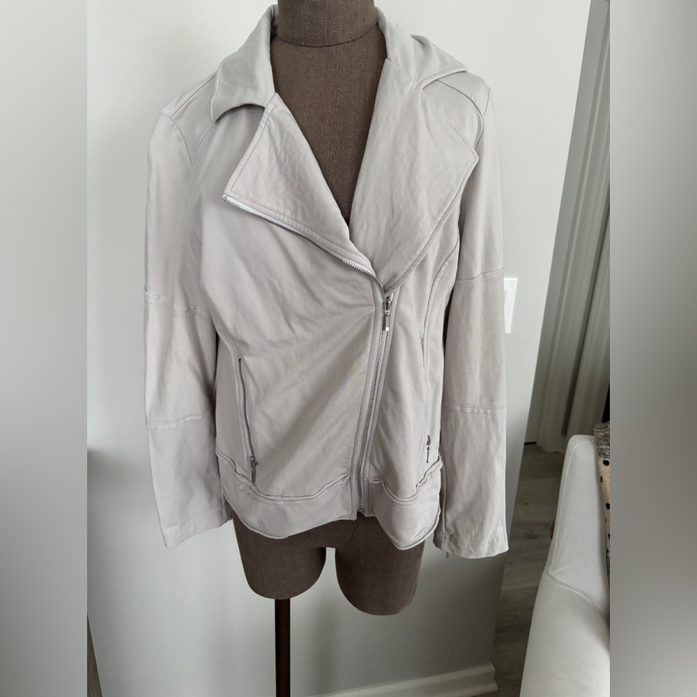 Liv by Habitat Women's Gray Jacket Size Medium